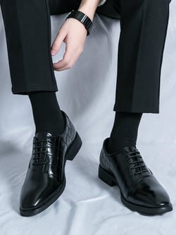 Formal Shoes For Men: Vintage Black Patchwork Embossed Business Casual Leather Lace-Up Oxford Dress Shoes For Wedding Suit